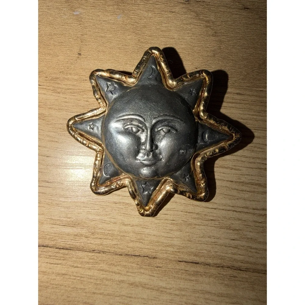 Vintage JJ Jonette Pewter Smiling Sunshine Man with Gold Tone Crimped Border Pin
